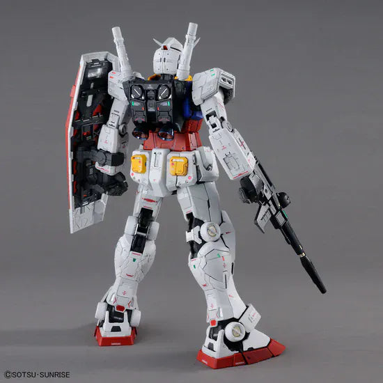 Gunpla: Mobile Suit Gundam - "Unleashed RX-78-2 Gundam", PG 1/60